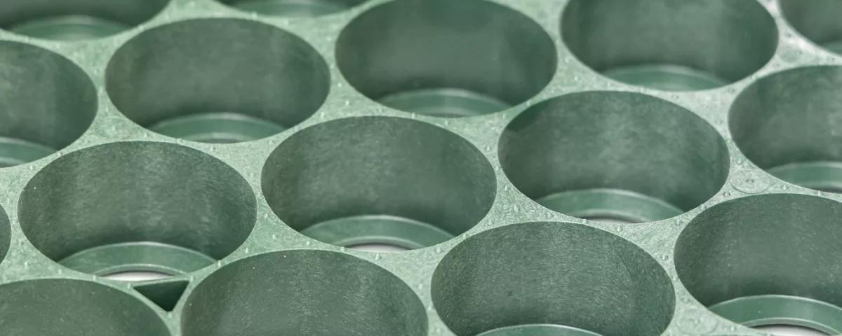 Votre fabricant de caillebotis en plastique chez Sagaert Plasturgie