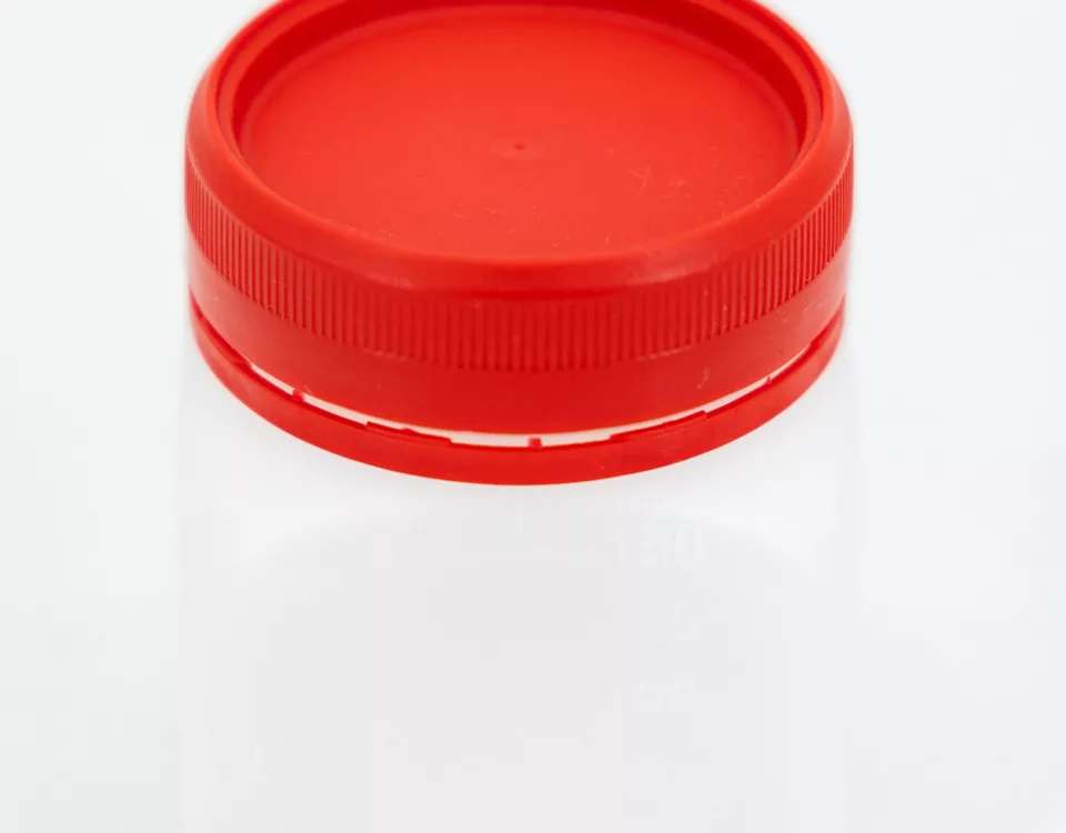 Injection plastique pour bouchon chez Sagaert Plasturgie