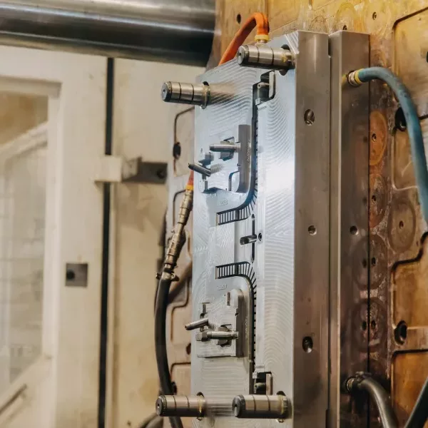 Moule d'injection plastique pour faire le choix entre les deux méthodes plastiques