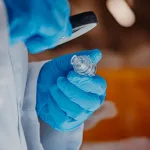 Injection plastique médical – Sagaert Plasturgie, production en salle blanche 2 Notre expertise en injection plastique médical vous permet de lancer tous vos projets avec un maximum de confiance.