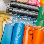 Matériaux plastiques : guide ultime des types, propriétés et applications en plasturgie 3 Assortiement de différents matériaux plastiques chez Sagaert Plasturgie en injection plastique